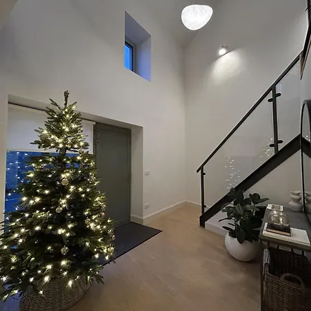 The Warehouse, * Clifden