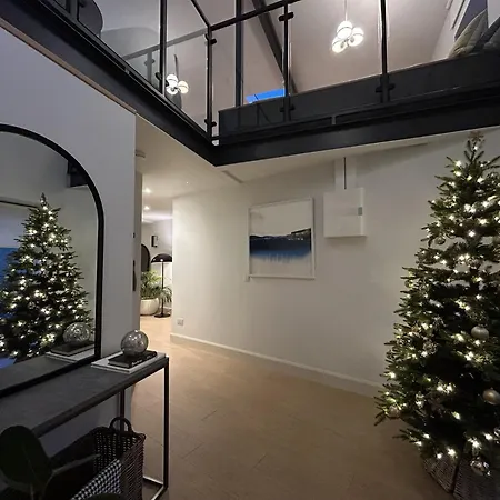 The Warehouse, Clifden