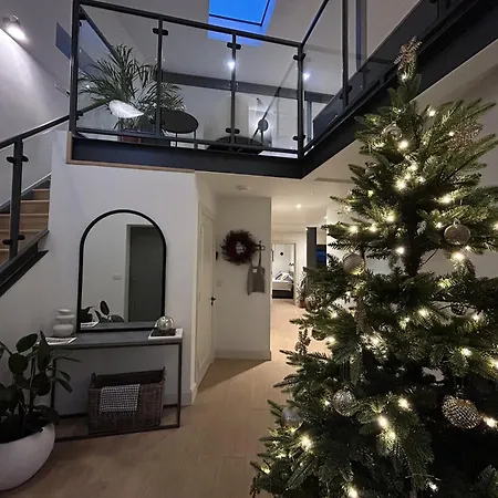 The Warehouse, * Clifden