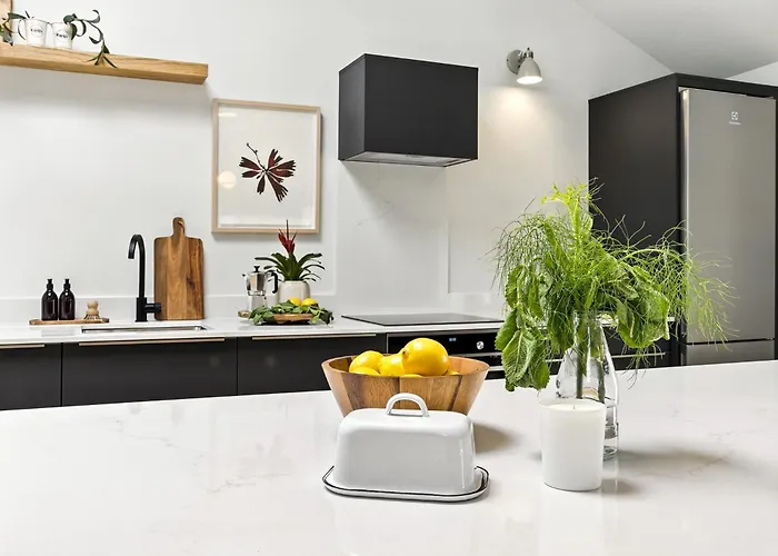 The Warehouse, * Clifden