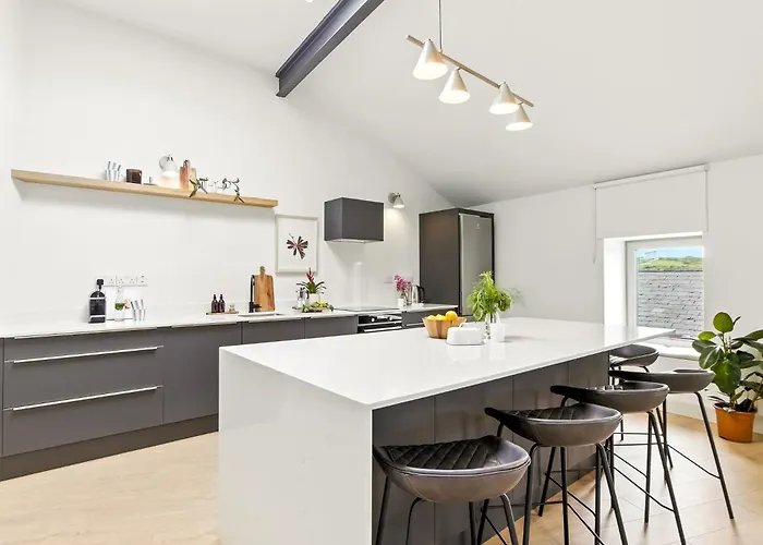 The Warehouse, Дом отдыха